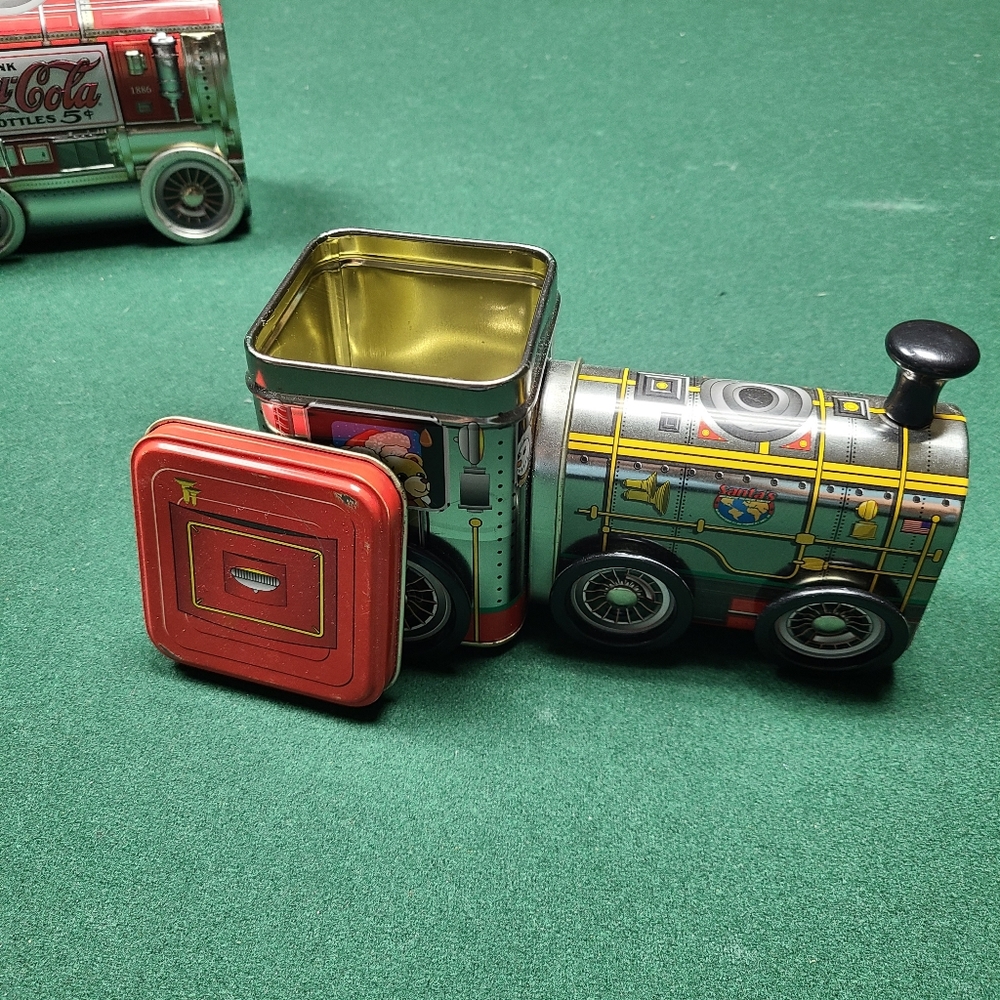 Tin box toy train. EUC. Empty. Two compartments. - Picture 9 of 11
